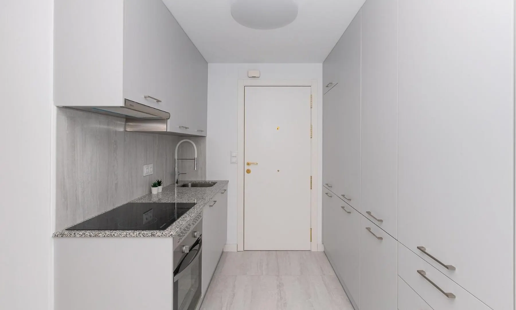 New&Beautiful Flat in Marbella Centre - Beach